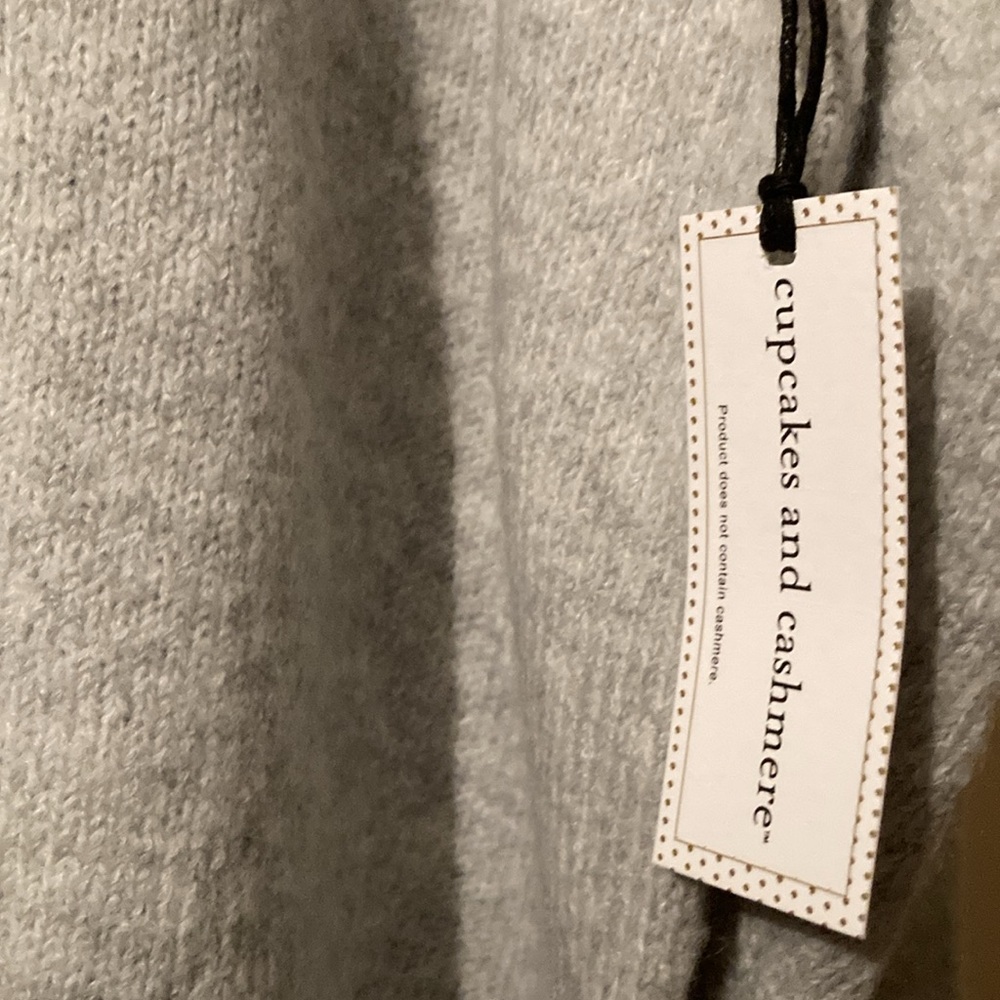 Cupcakes & Cashmere Holiday Sweater NWT - Picture 4 of 7